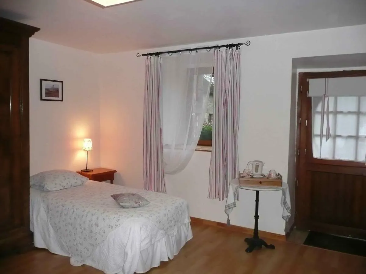 B&B Dinan La Priquetais Trevron Bed & Breakfast